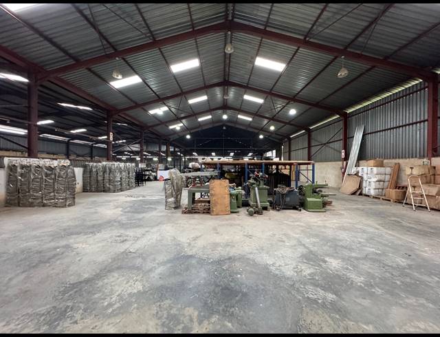 2,785M² WAREHOUSE FOR SALE IN LEA GLEN